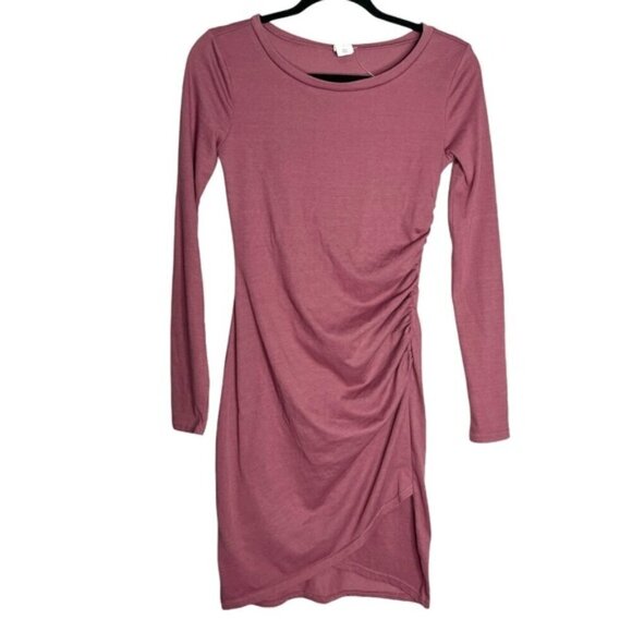 Melrose and Market Dresses & Skirts - Melrose and Market Long Sleeve Side Ruched Bodycon Dress in Burgundy Rose-S